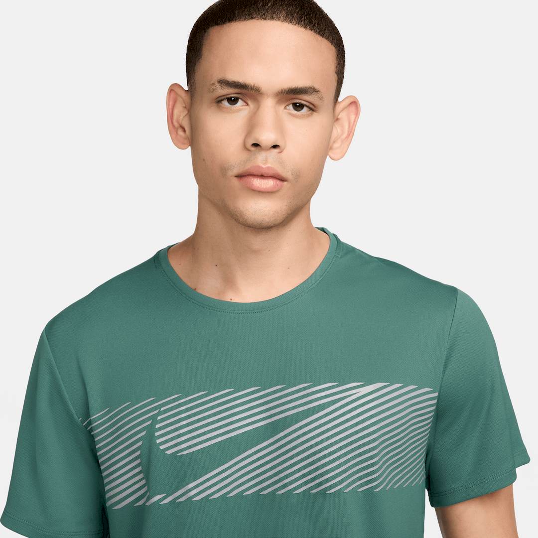 T-SHIRT NIKE CHALLENGER FLASH - VERT