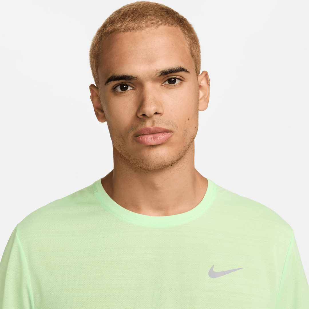 T-SHIRT NIKE DRI-FIT MILER - VERT-FLUO