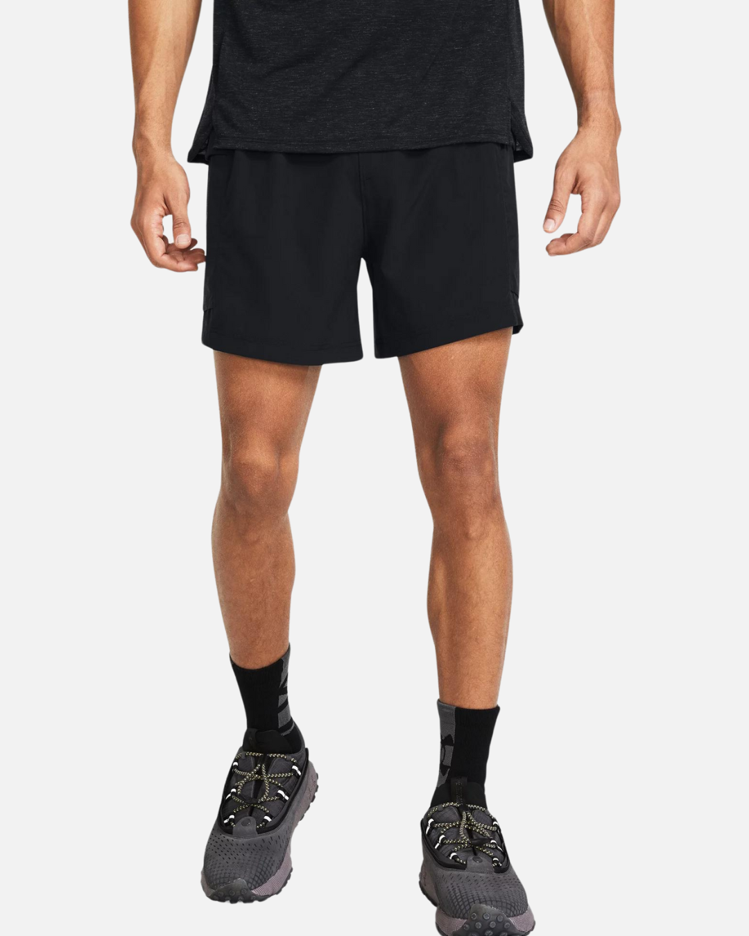 SHORT UNDER ARMOUR LAUNCH TRAIL - NOIR