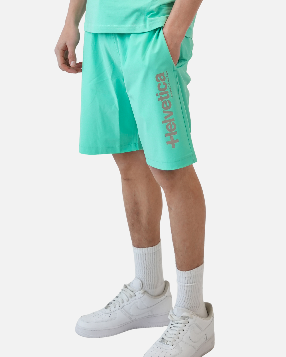 SHORT HELVETICA QUINTANA