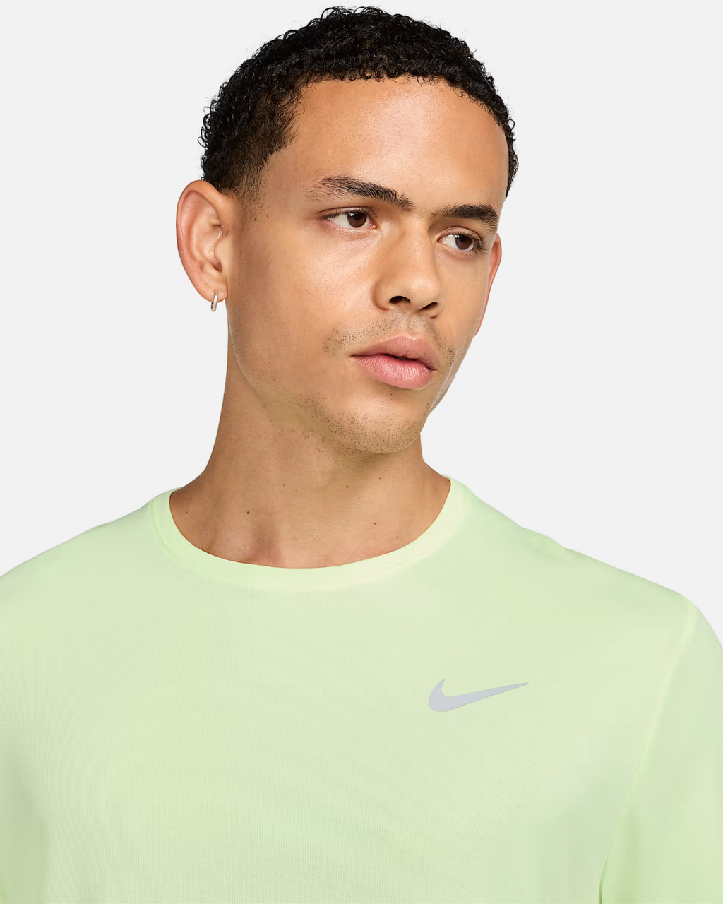 T-SHIRT NIKE MILER - JAUNE