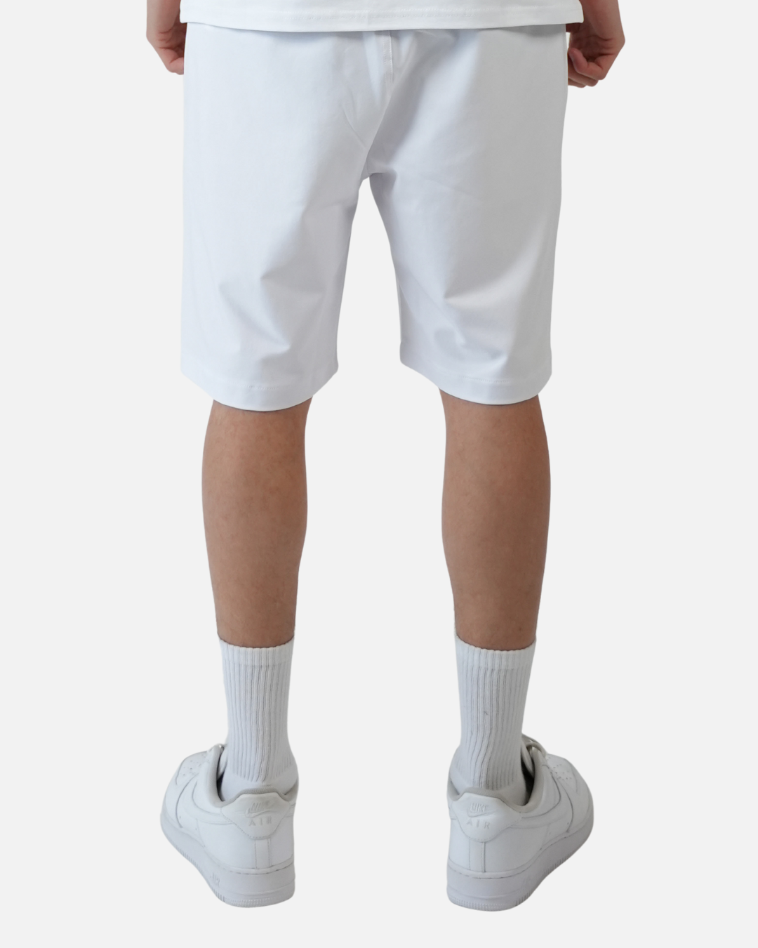 SHORT HELVETICA CAPRI