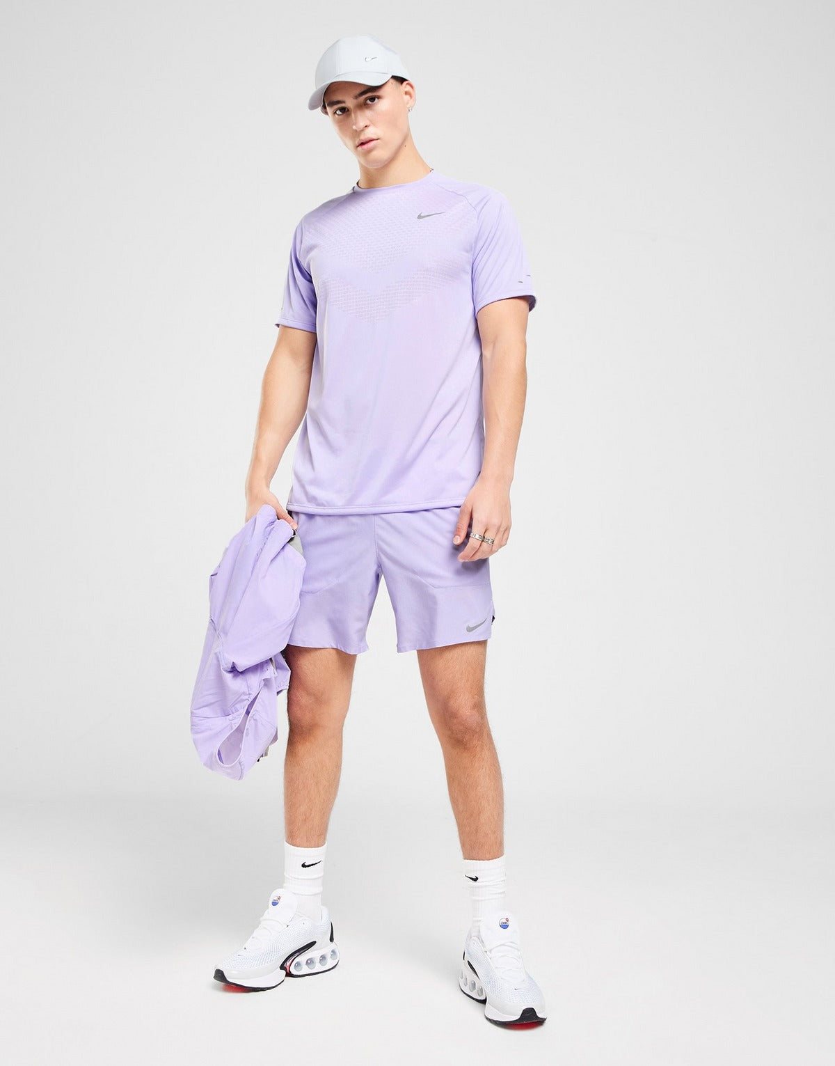 NIKE STRIDE T-SHIRT
