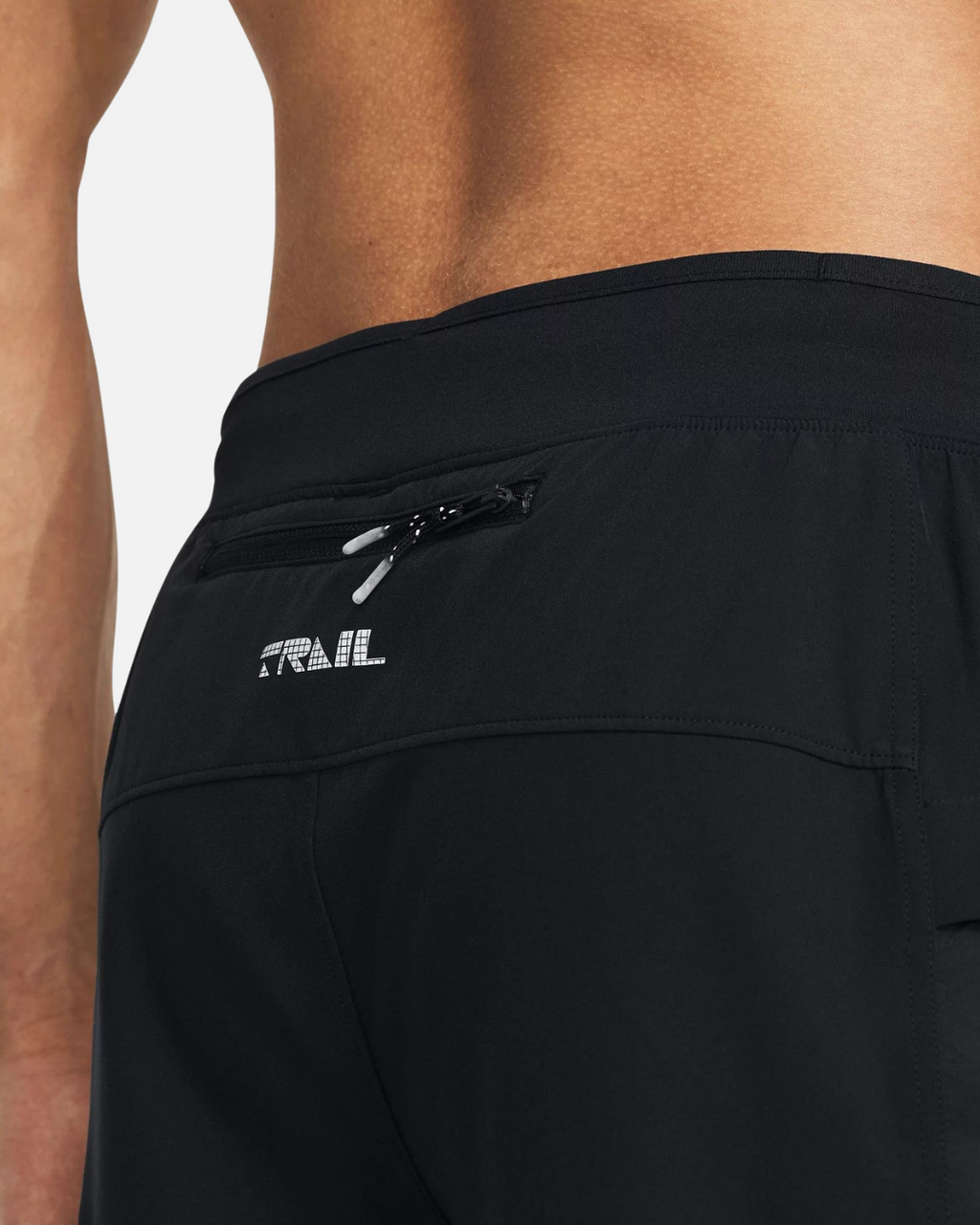 SHORT UNDER ARMOUR LAUNCH TRAIL - NOIR