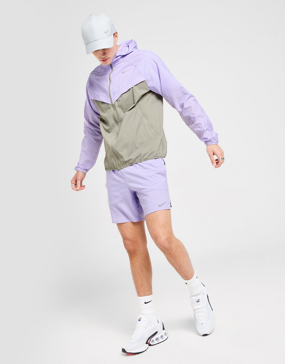 NIKE STRIDE SHORTS