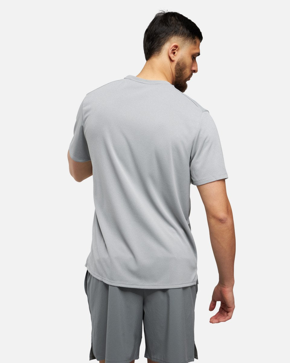 T-SHIRT NIKE MILER - GRIS