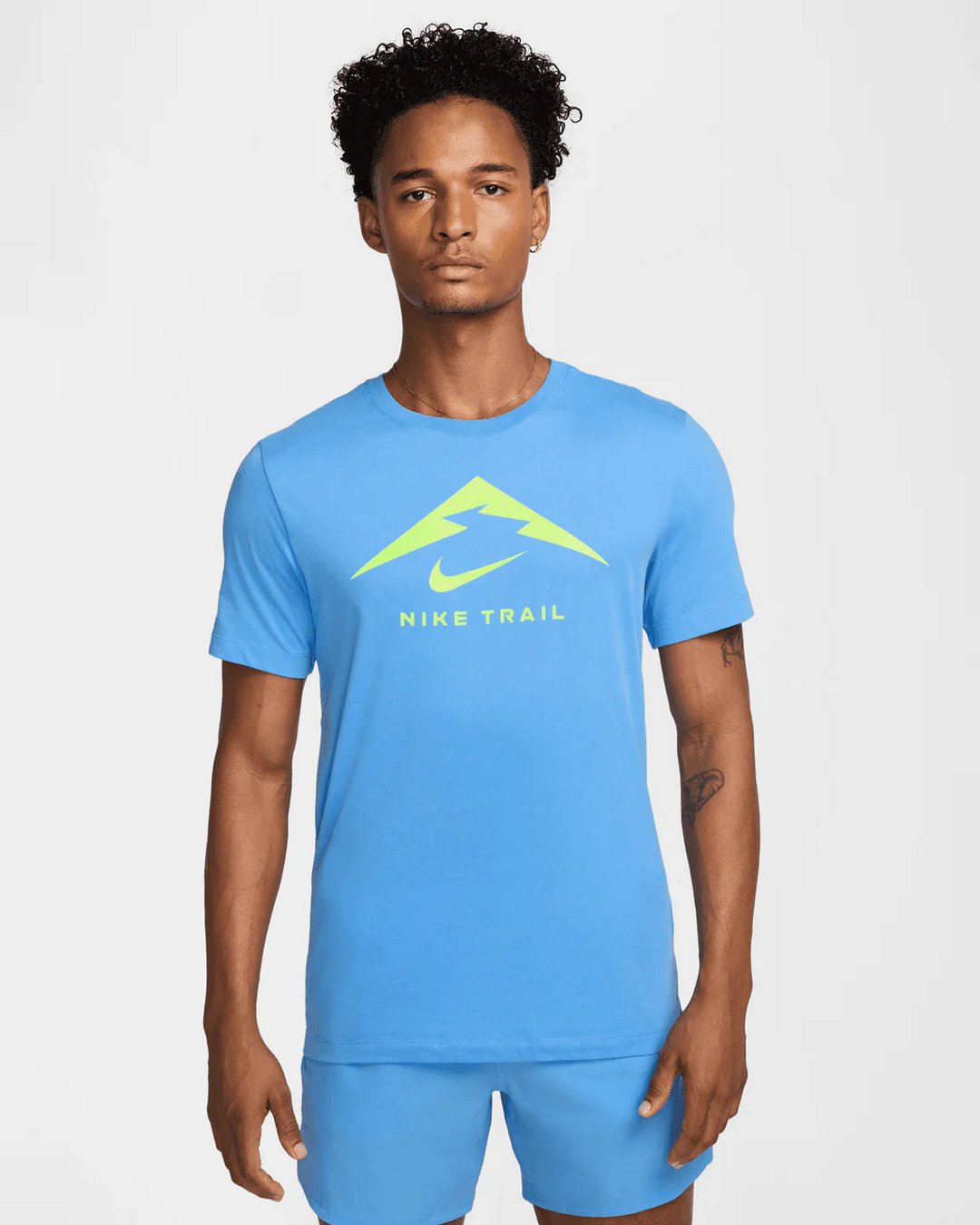 T-SHIRT NIKE TRAIL - BLEU/VERT