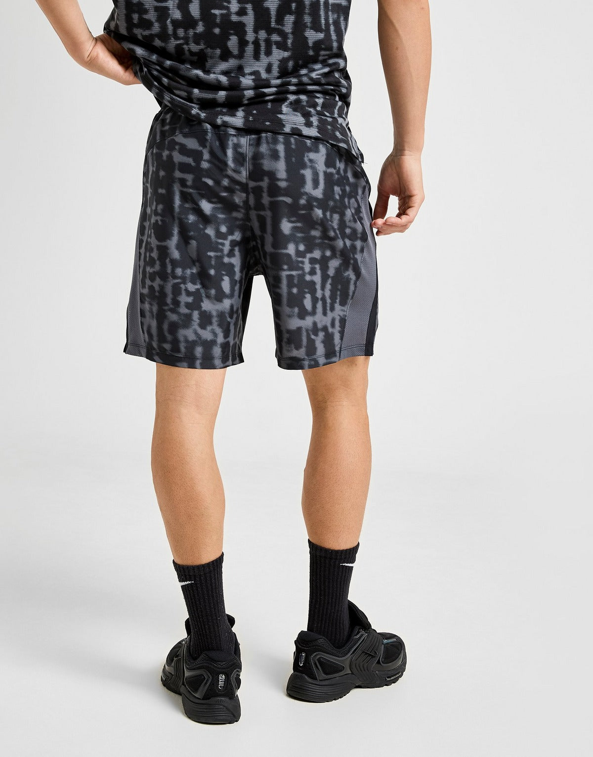 UNDER ARMOUR SHORT LAUNCH