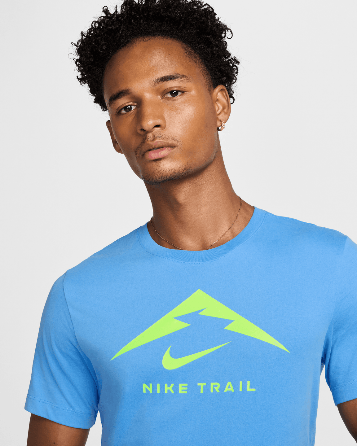 T-SHIRT NIKE TRAIL - BLEU/VERT