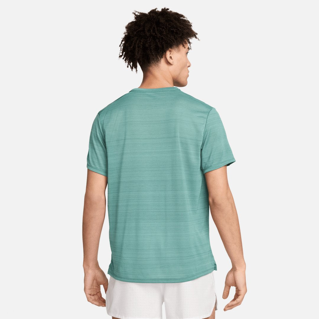 T-SHIRT NIKE DRI-FIT MILER - VERT
