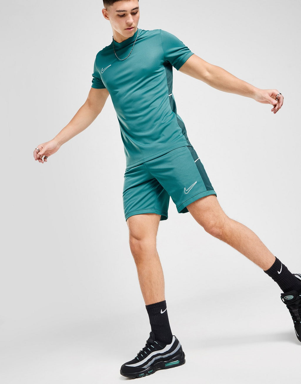 NIKE SHORT ACADEMY HOMME